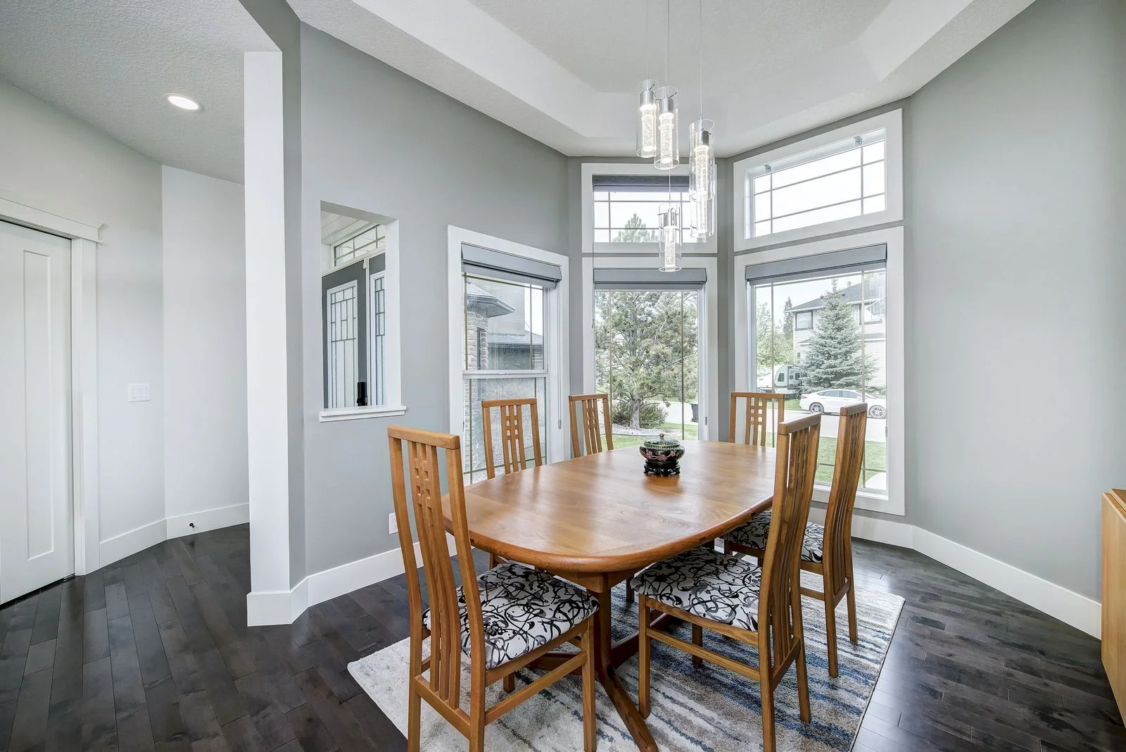 Dining room with corner windows