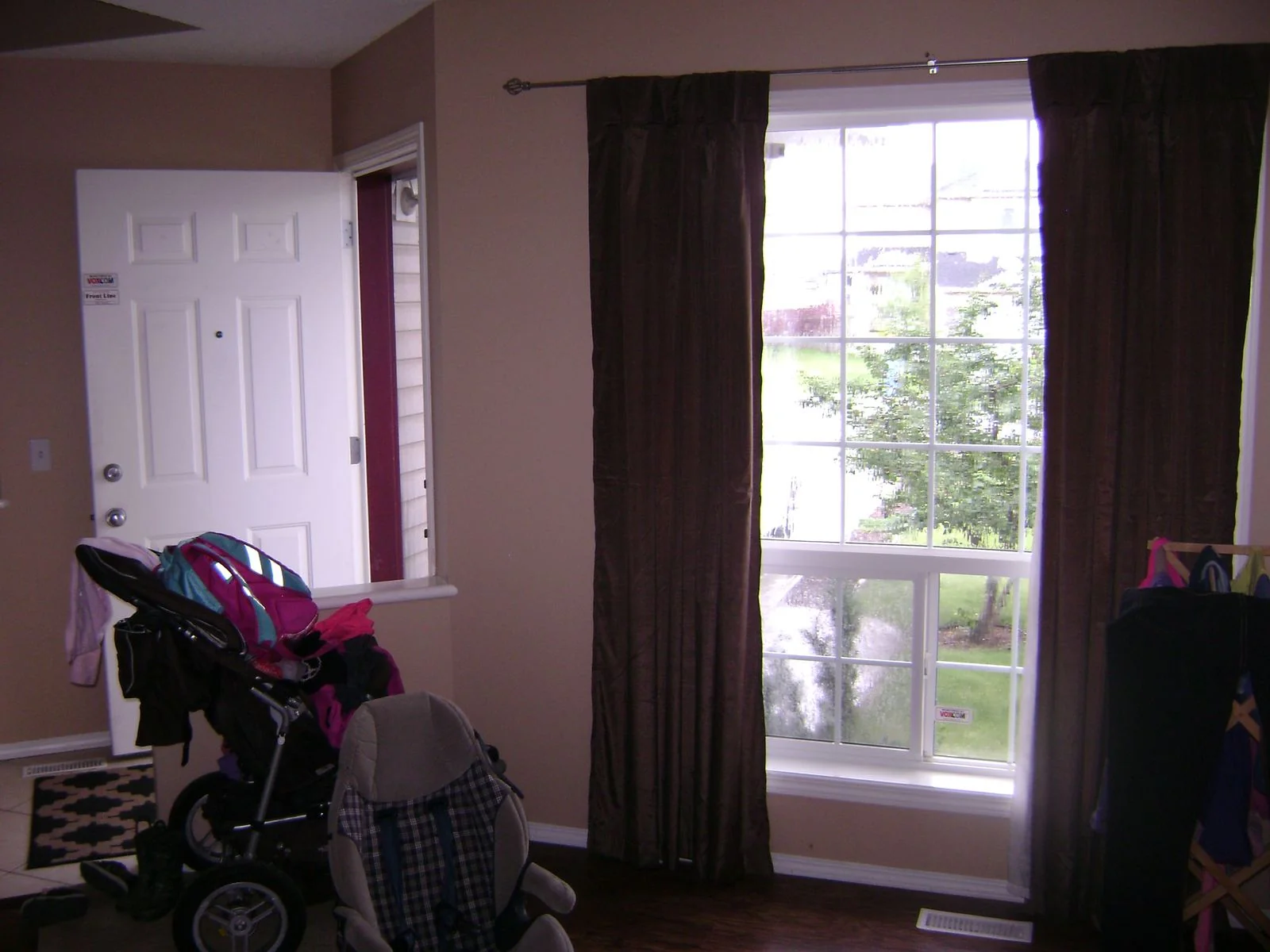 Entry before renovation