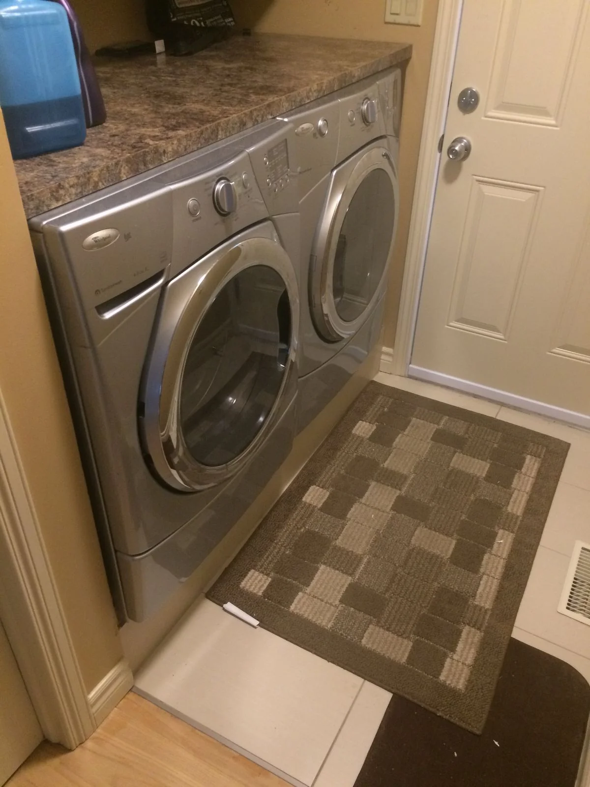 Laundry area before renovation
